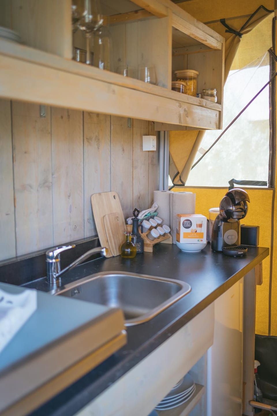 Coffee/tea facilities, Kitchen or kitchenette, pet friendly, stove