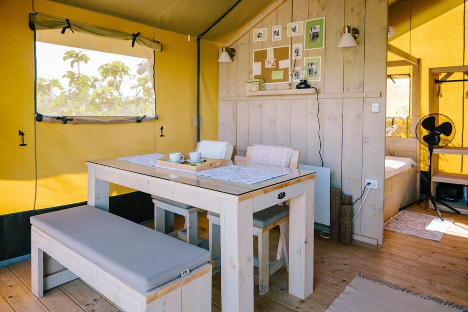 Bed, Dining area, Bedroom