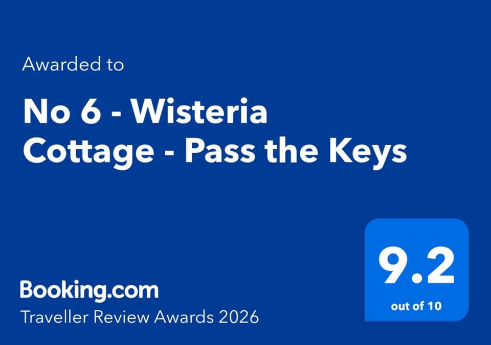 No 6 - Wisteria Cottage - Pass the Keys House in York