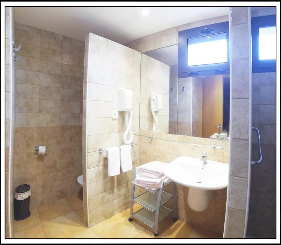 Shower, Toilet