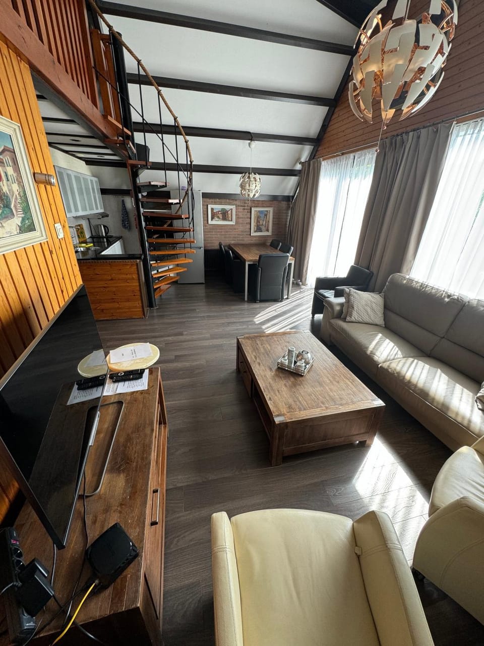 TV and multimedia, Living room, Seating area