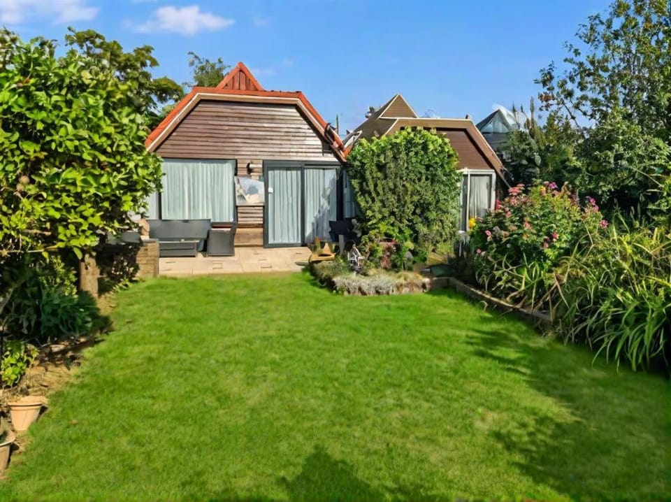 Spacious Nature Escape, house for 6 near Amsterdam & Sea House in North Holland (province)
