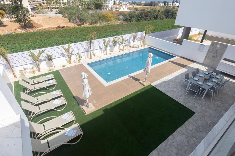 View (from property/room), Swimming pool, sunbed
