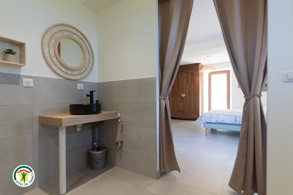 Bathroom, Photo of the whole room