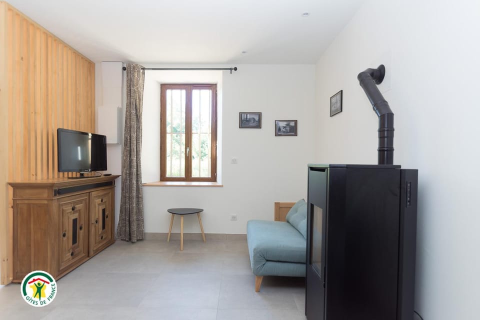 Communal lounge/ TV room, TV and multimedia, Living room