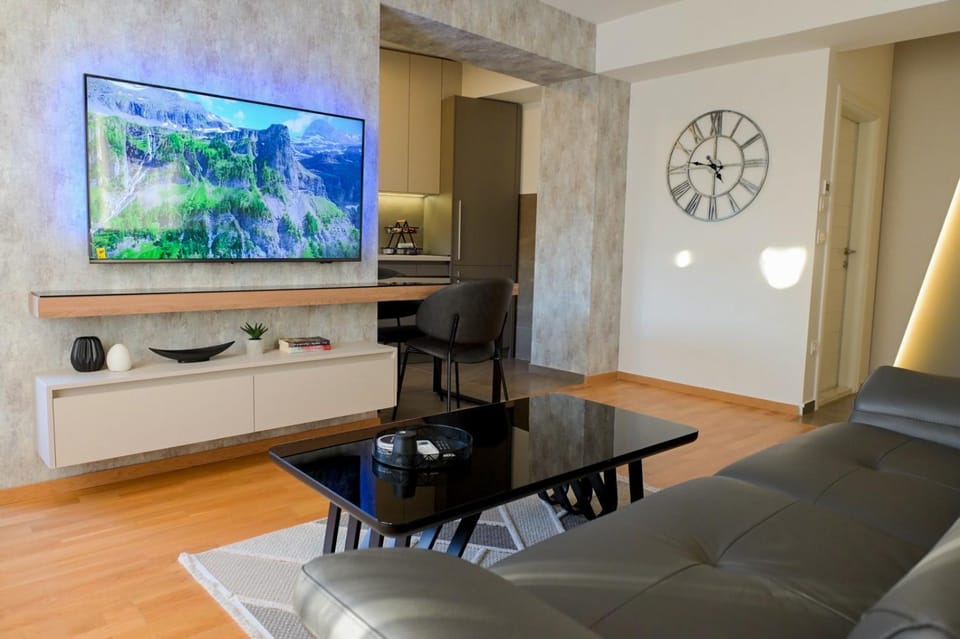 Communal lounge/ TV room, TV and multimedia, Evening entertainment