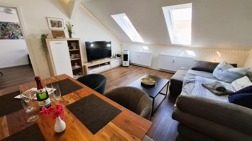 TV and multimedia, Living room, Dining area
