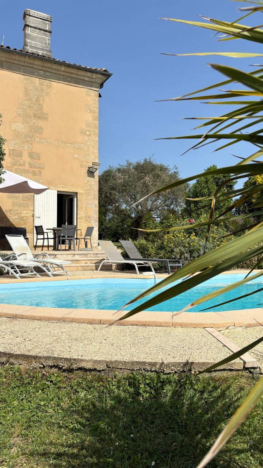 Garden view, Pool view, Swimming pool, sunbed