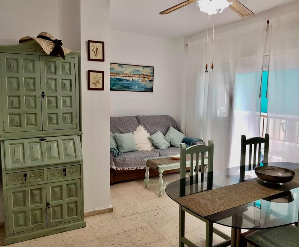 Living room, Photo of the whole room, Seating area