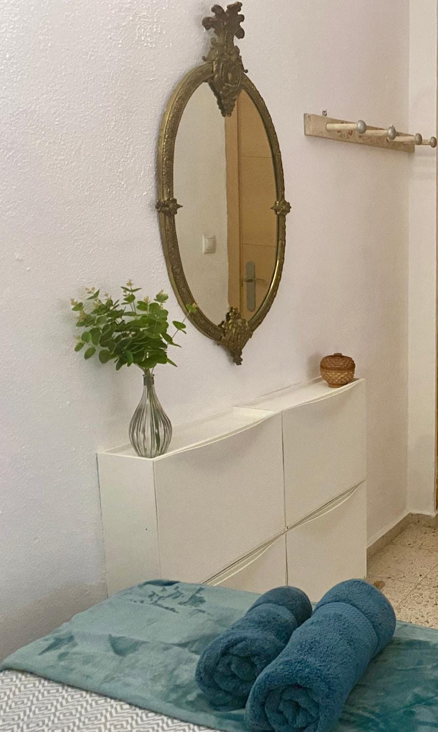 Bed, Photo of the whole room, Bedroom, towels