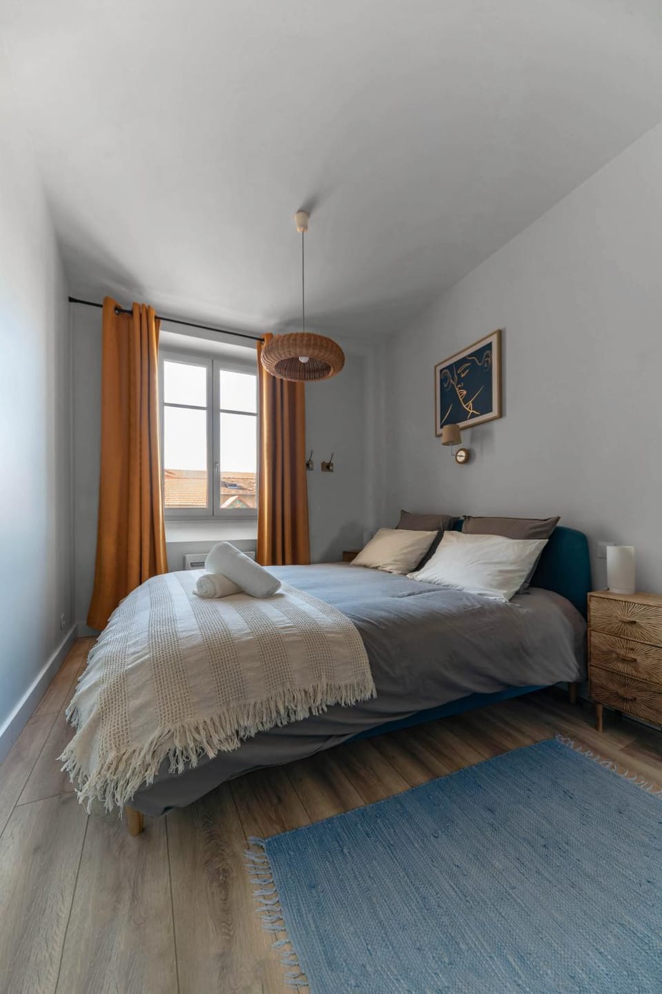 Bed, Photo of the whole room, Bedroom