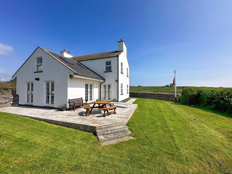 Property building, Garden