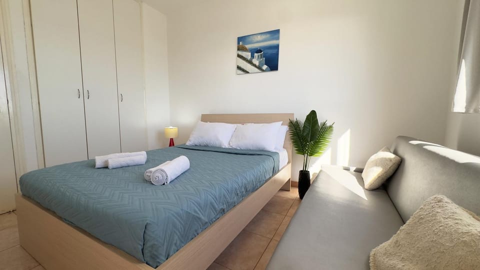 Bed, Beach, Beach, Bedroom, towels, towels, wardrobe