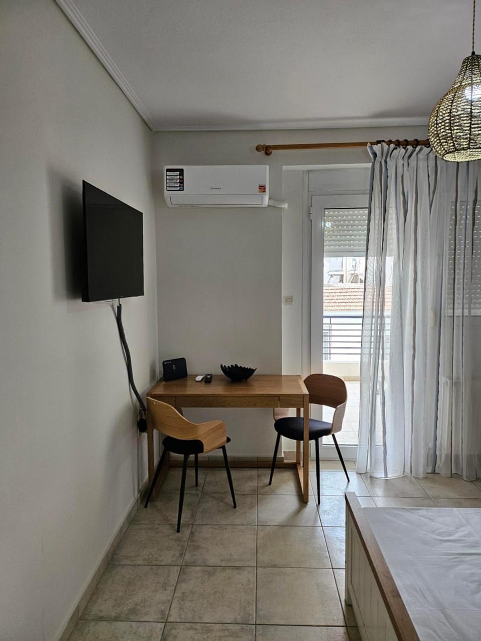 TV and multimedia, air conditioner