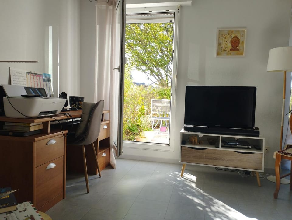 Communal lounge/ TV room, TV and multimedia, Kitchen or kitchenette