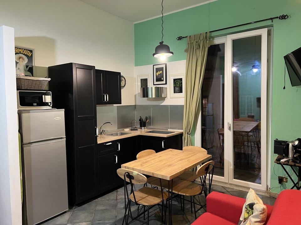 Kitchen or kitchenette, Living room, Dining area