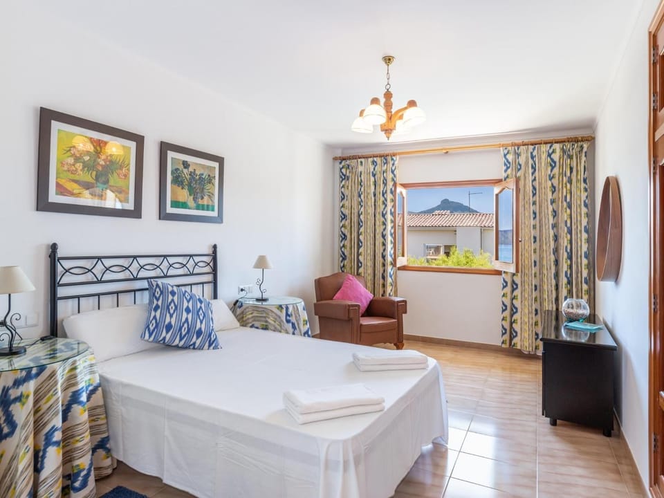 Living room, Bedroom