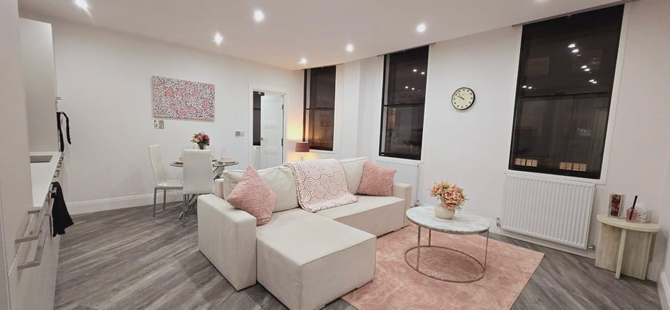 Living room, Photo of the whole room, Seating area