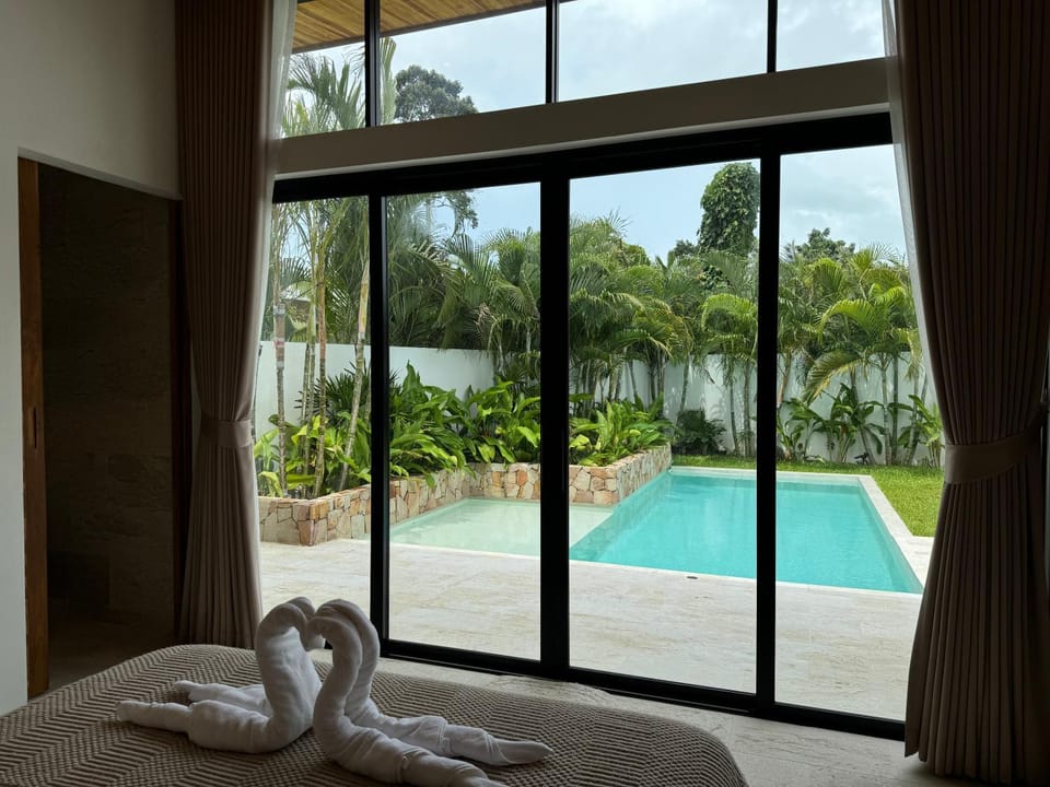 Garden view, Pool view, towels