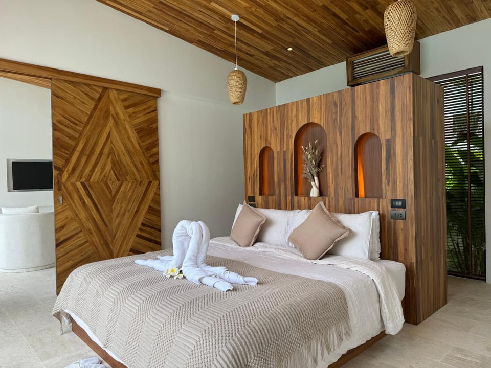 Bed, Bedroom, wardrobe, air conditioner