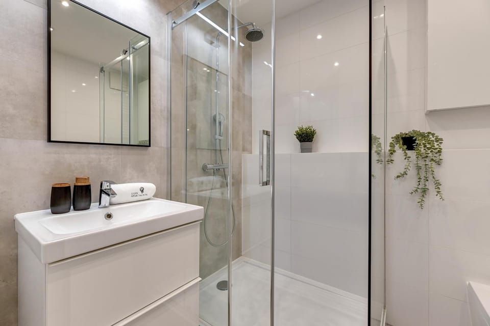 Shower, Bathroom