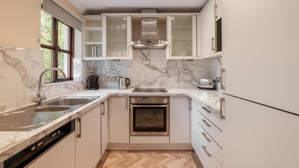 Kitchen or kitchenette, dishwasher, pet friendly, stove