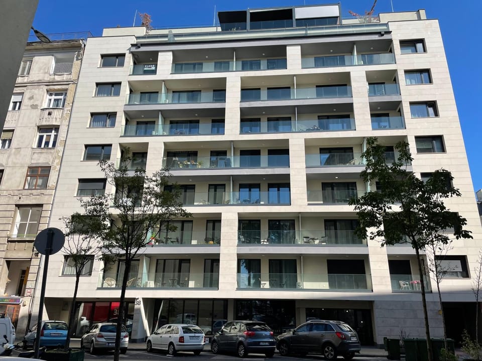 Property building, Day, Neighbourhood, Street view, Location