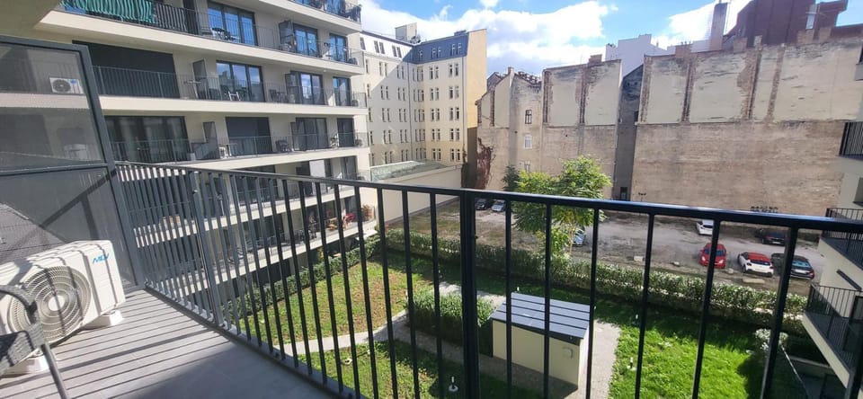 Property building, View (from property/room), Balcony/Terrace