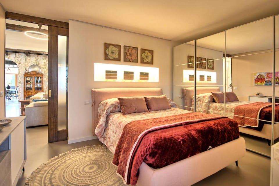 Bed, Photo of the whole room, Bedroom, wardrobe