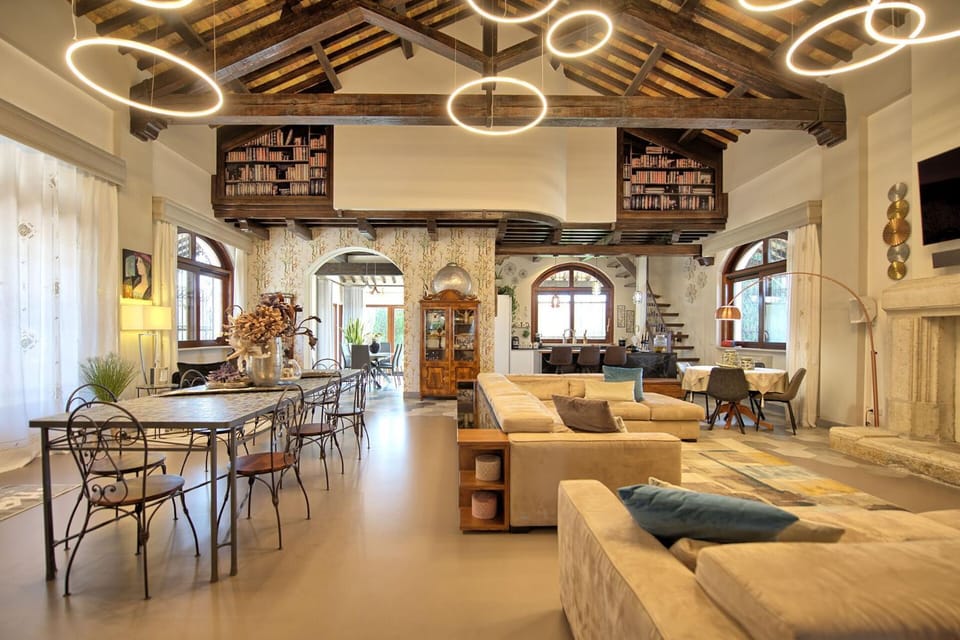 TV and multimedia, Living room, Dining area