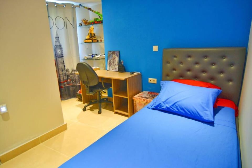 Bed, Photo of the whole room, Bedroom