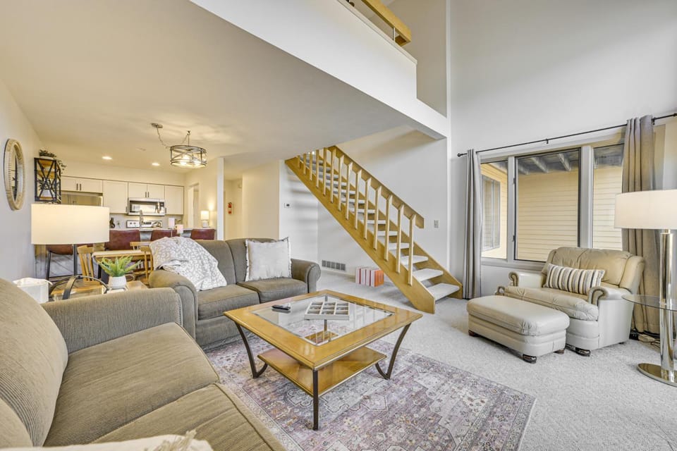 7 Mi to Dwtn - Family Condo in Harbor Springs! House in Michigan