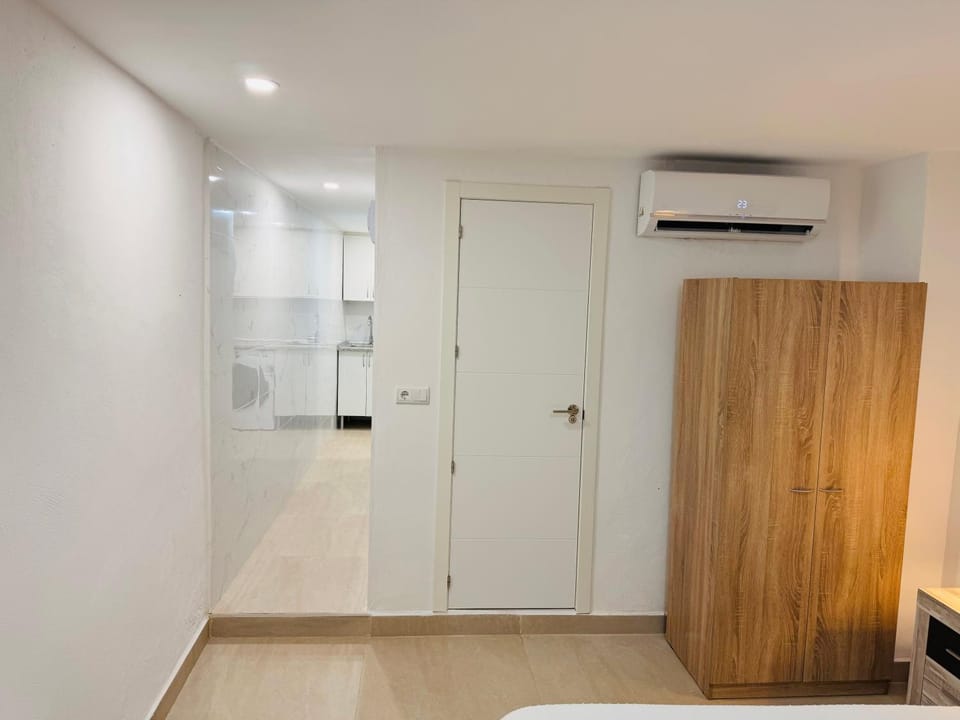 wardrobe, air conditioner