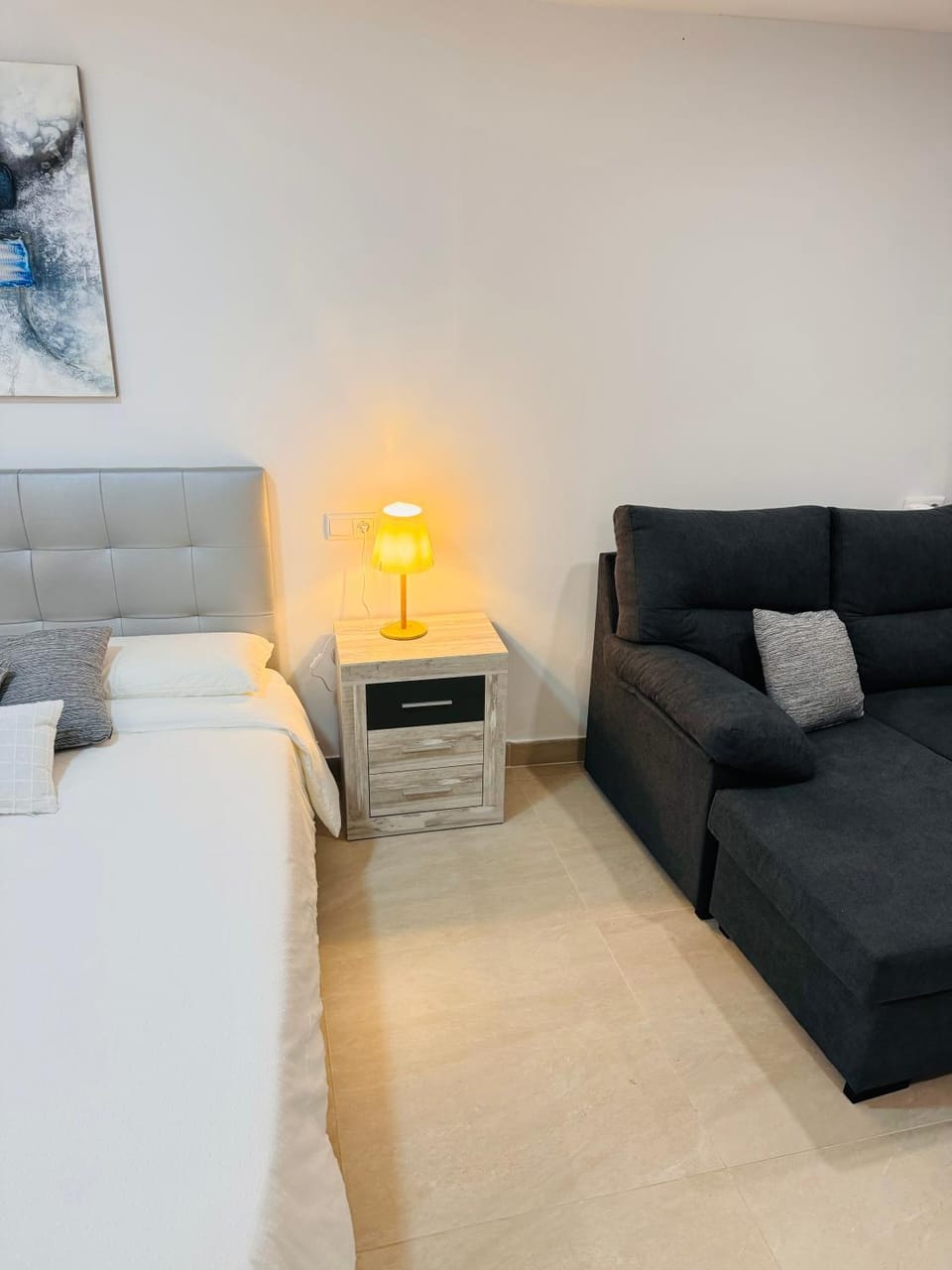 Bed, Photo of the whole room, Seating area, Bedroom