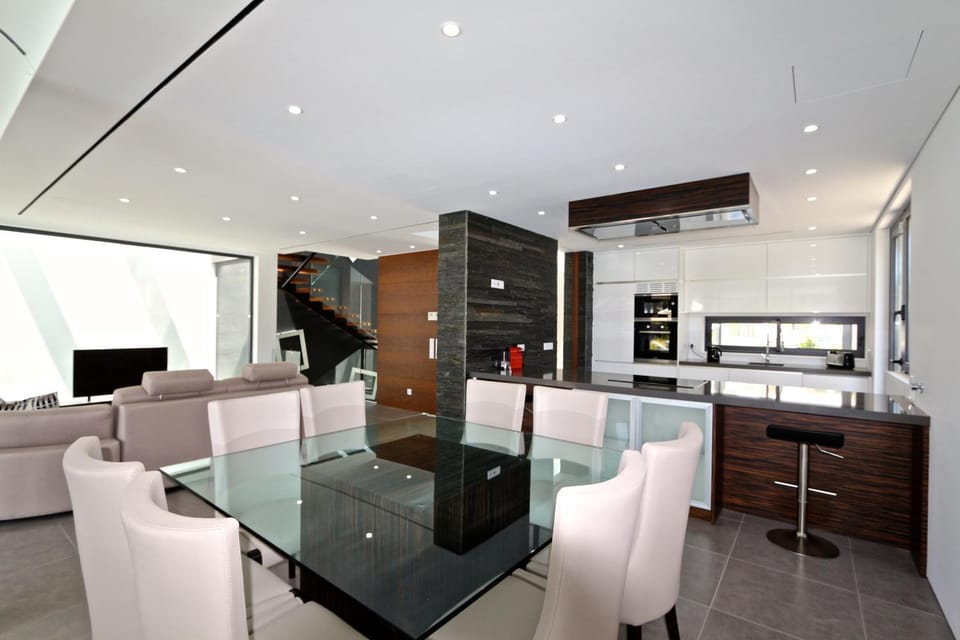 Seating area, Dining area