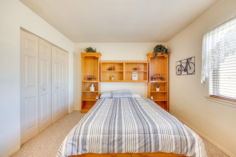 Mtn Views & Private Courtyard: Home in Pueblo West House in Pueblo West