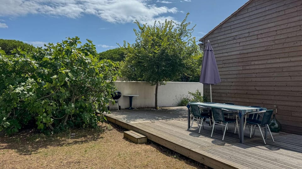 Patio, Garden, Dining area, Garden view