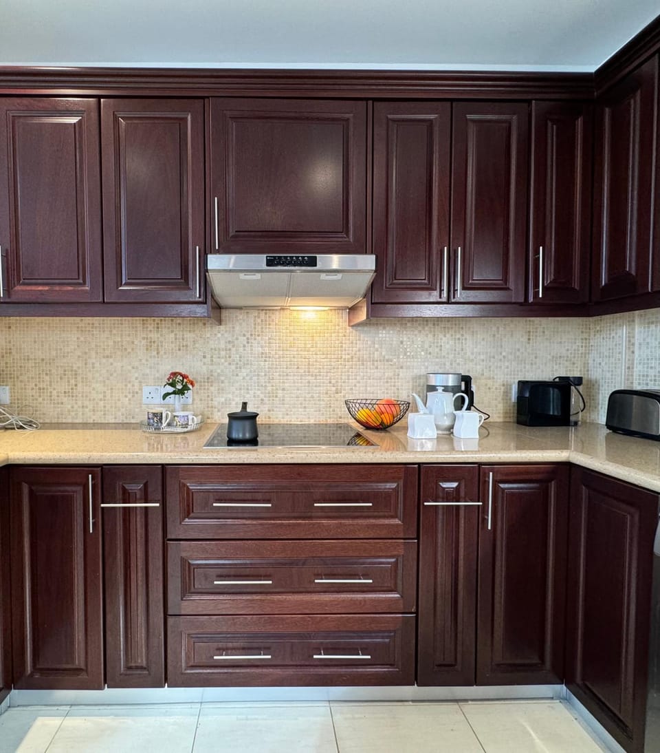 Coffee/tea facilities, Kitchen or kitchenette, minibar, stove, toaster