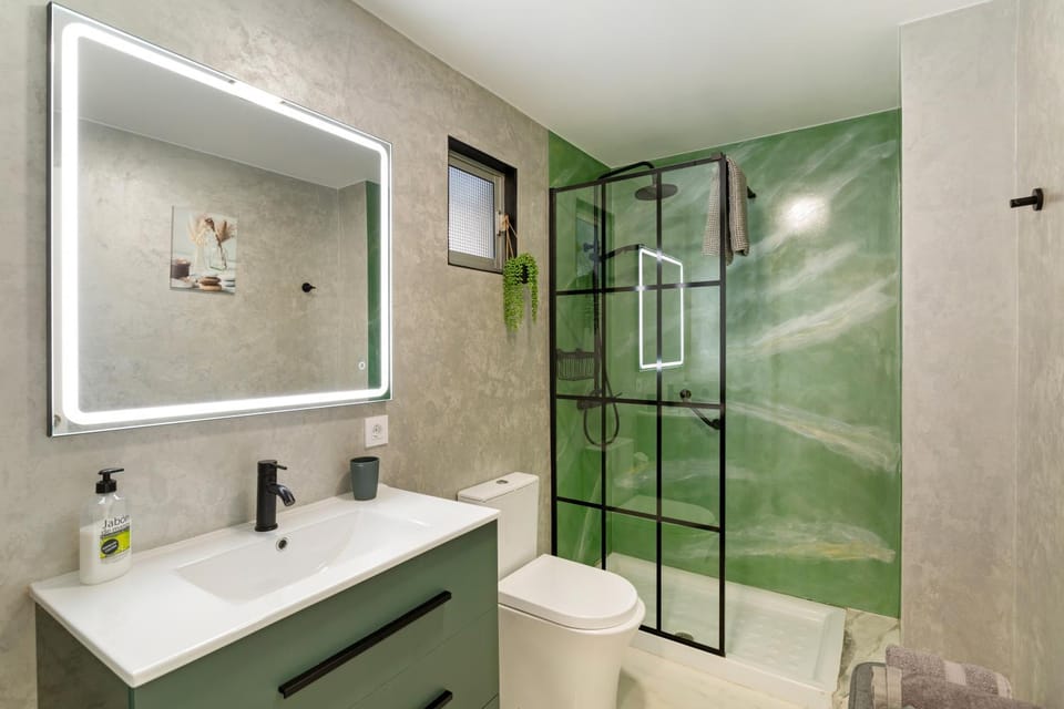 Bathroom, Living room