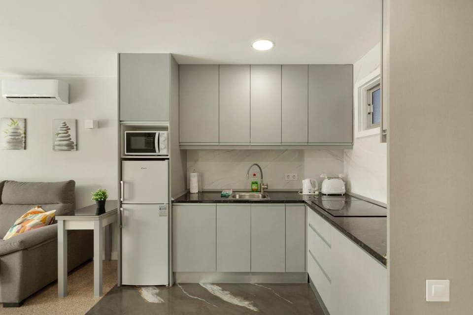 Kitchen or kitchenette, Living room