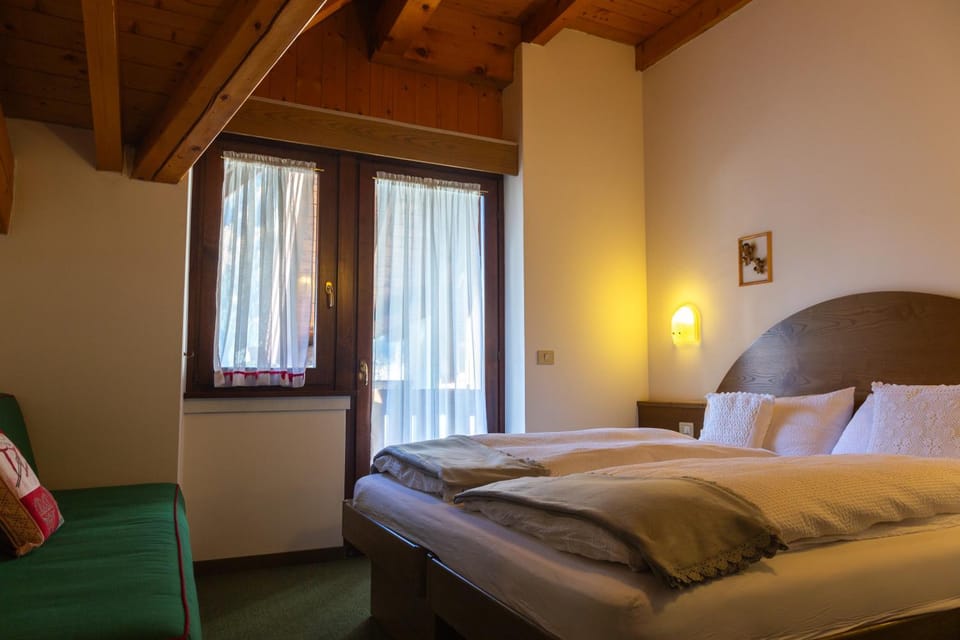 Chalet La Felce Bed and Breakfast in Pinzolo