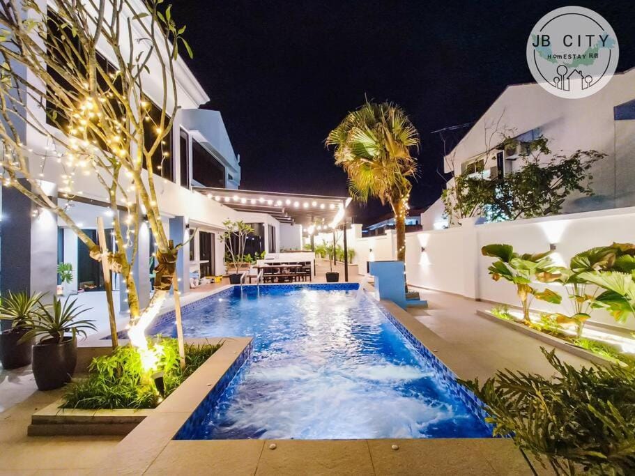 Hot Tub, Pool view, Swimming pool