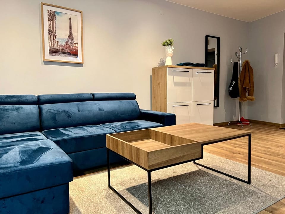 Living room, Photo of the whole room