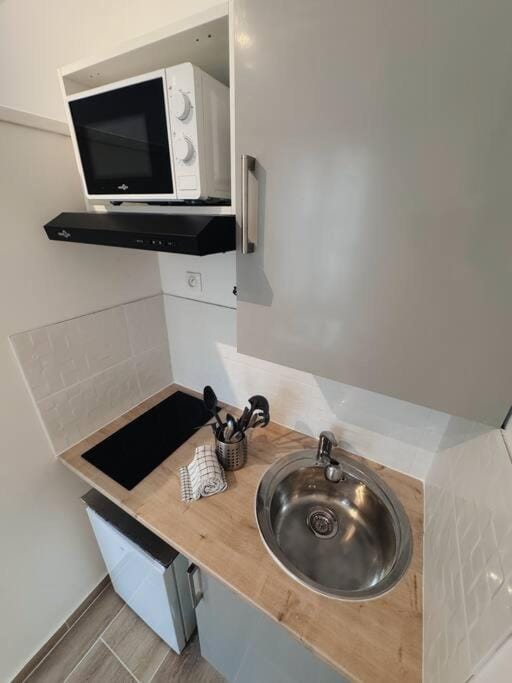 Twinsroom2 Wifi 2pers Accès 24sur7 Apartment in Île-de-France