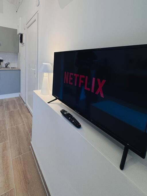 Twinsroom2 Wifi 2pers Accès 24sur7 Apartment in Île-de-France