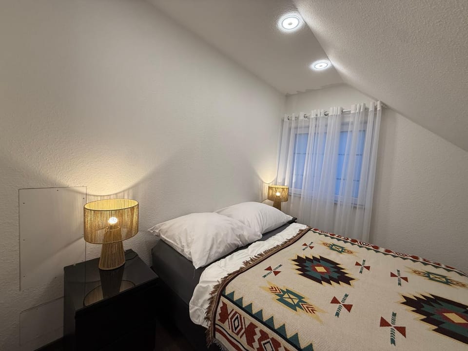 Bed, Bedroom