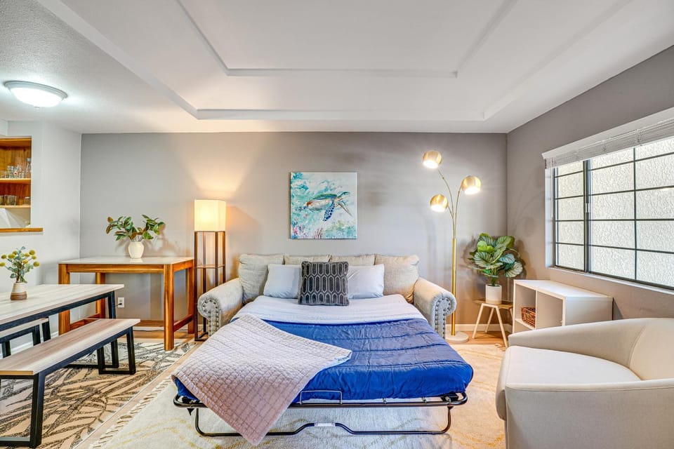 Pool & Hot Tub: Updated Tucson Condo w/ Workspace House in Catalina Foothills