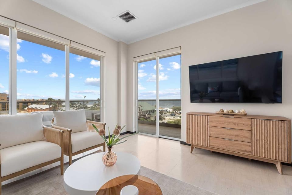 Beach View - Vista Paradiso 2BR condo - LV410 House in Noord