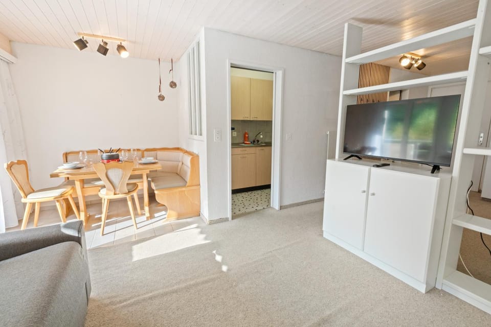 TV and multimedia, Kitchen or kitchenette, Dining area