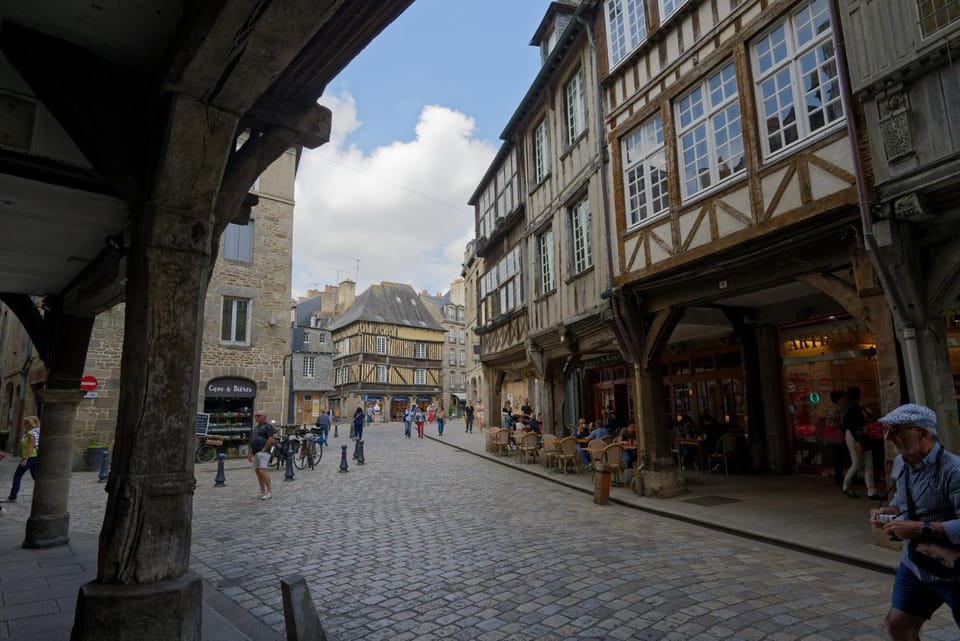 Neighbourhood, City view, Street view, Location